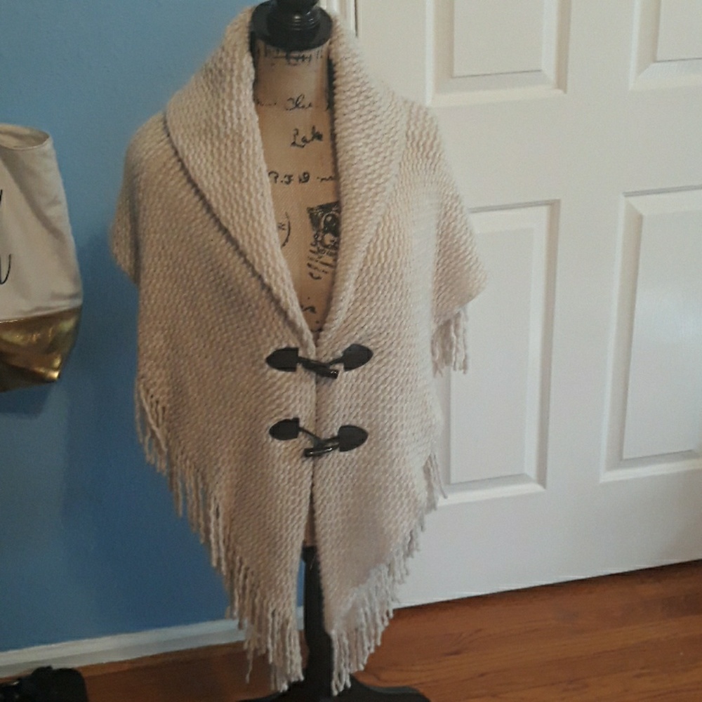 FINAL PRICE GEORGOUS COMFY TAN PULL OVER 🥰🥰🥰